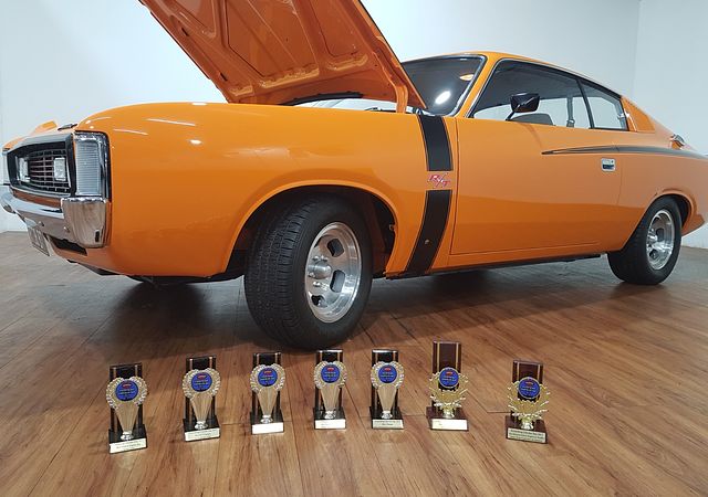 1971 VH Valiant  E38 R/T Charger .. Big Tank - Image 70268