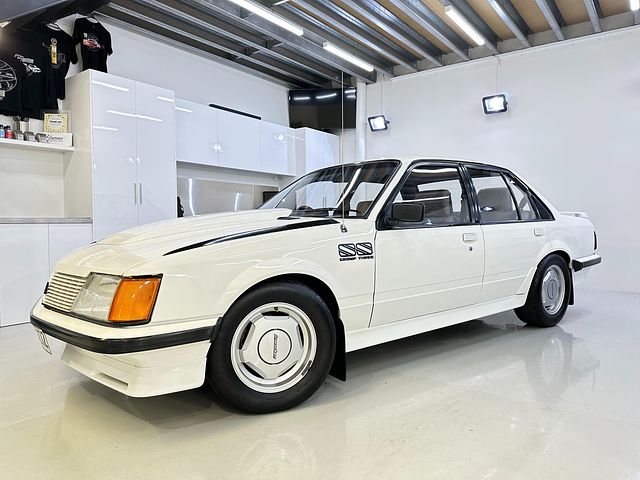 1983 VH HDT SS Group 3 Brock Commodore - 29,845 km - Image 163422