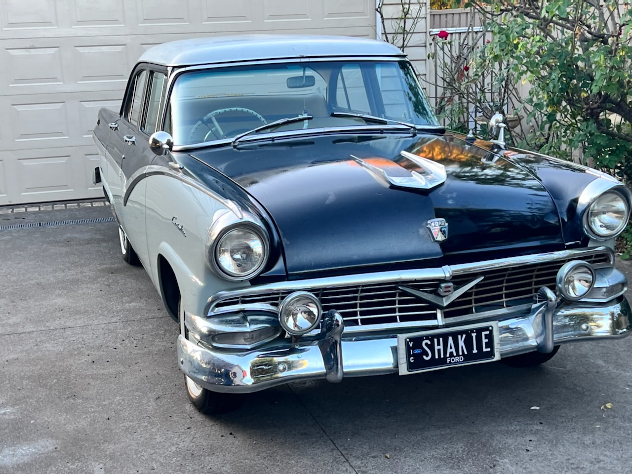 1957 Ford Customline V8