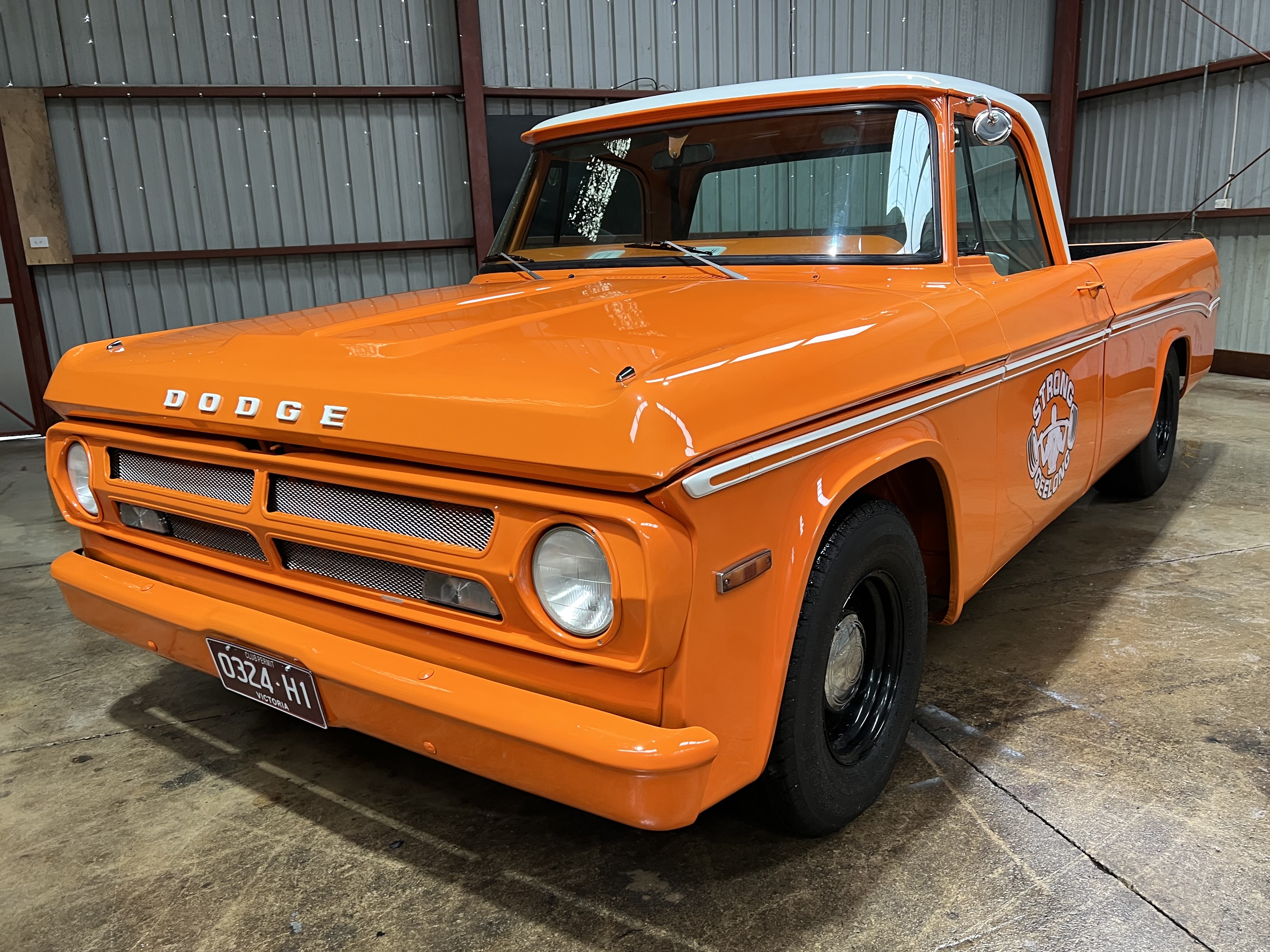 1971 Dodge D100 Sweptline Pick Up 318 V8