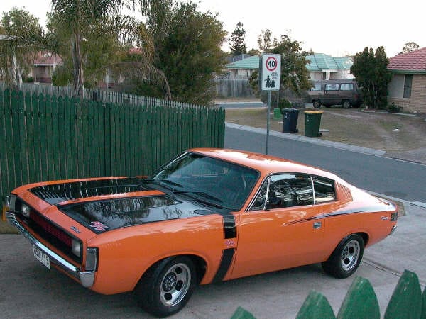 VH Charger R/T Replica - Image 13081