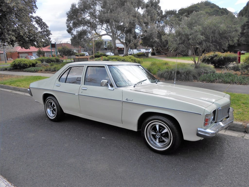 1976 HX Kingswood V8 .. ex NSW Police car