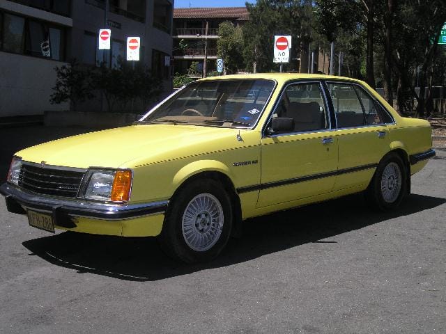 VB Commodore SLE 4.2 L V8