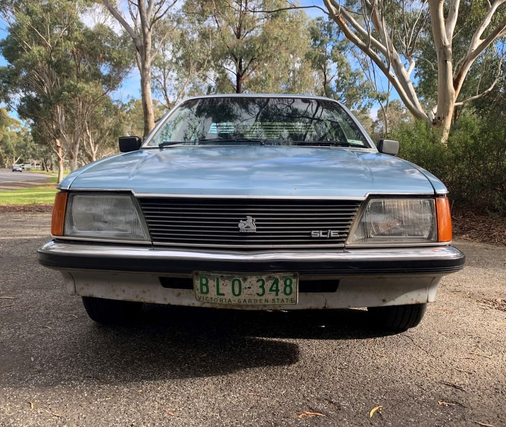 1982 VH SL/E Commodore 5 Litre V8 Shadow Tone