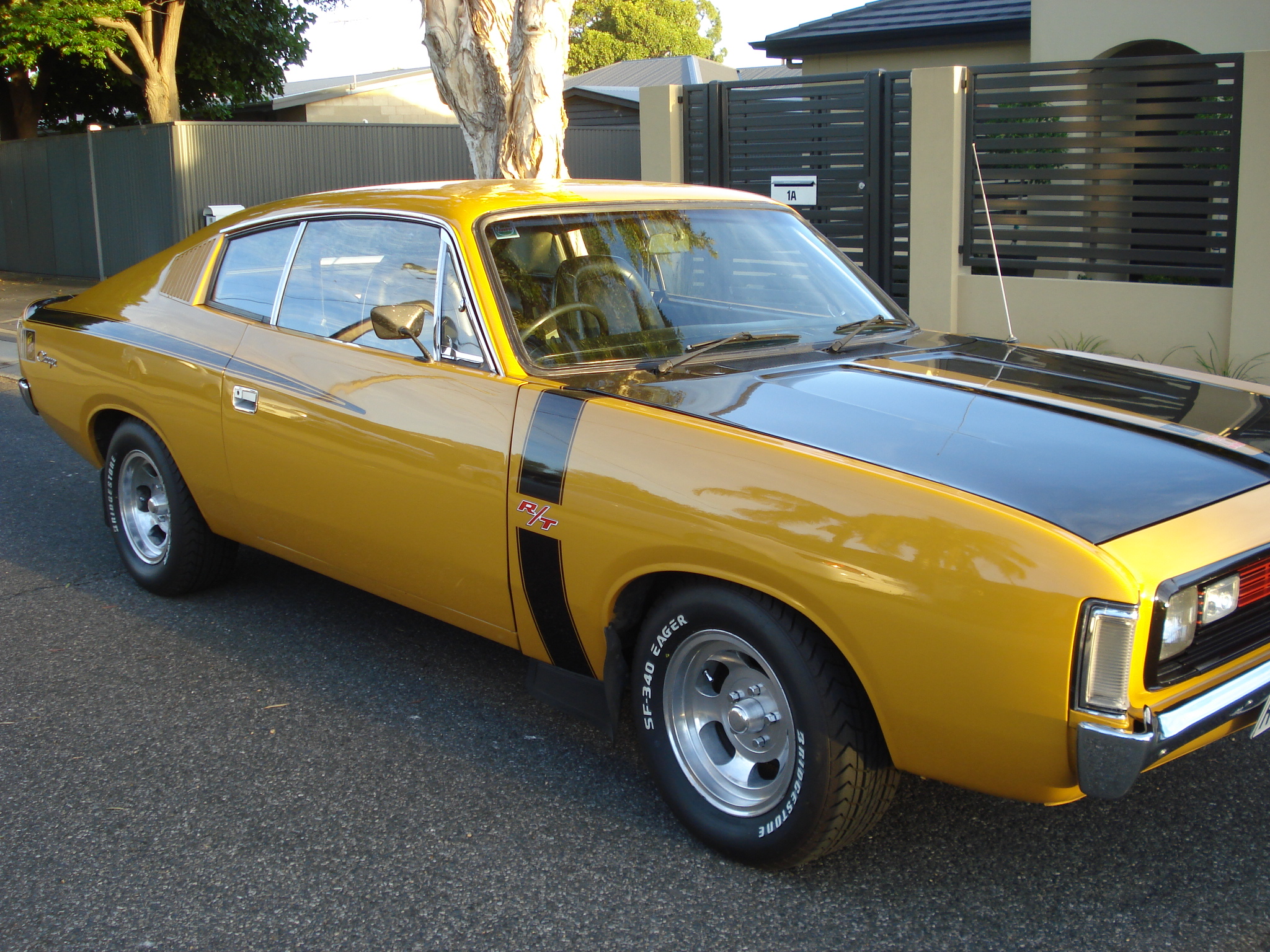 VH R/T E37 Valiant Charger