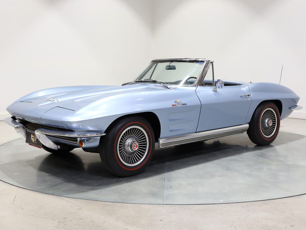 1964 Chevrolet Corvette C2 Sting Ray 327ci 'Fuelie' - Silver Blue Metallic