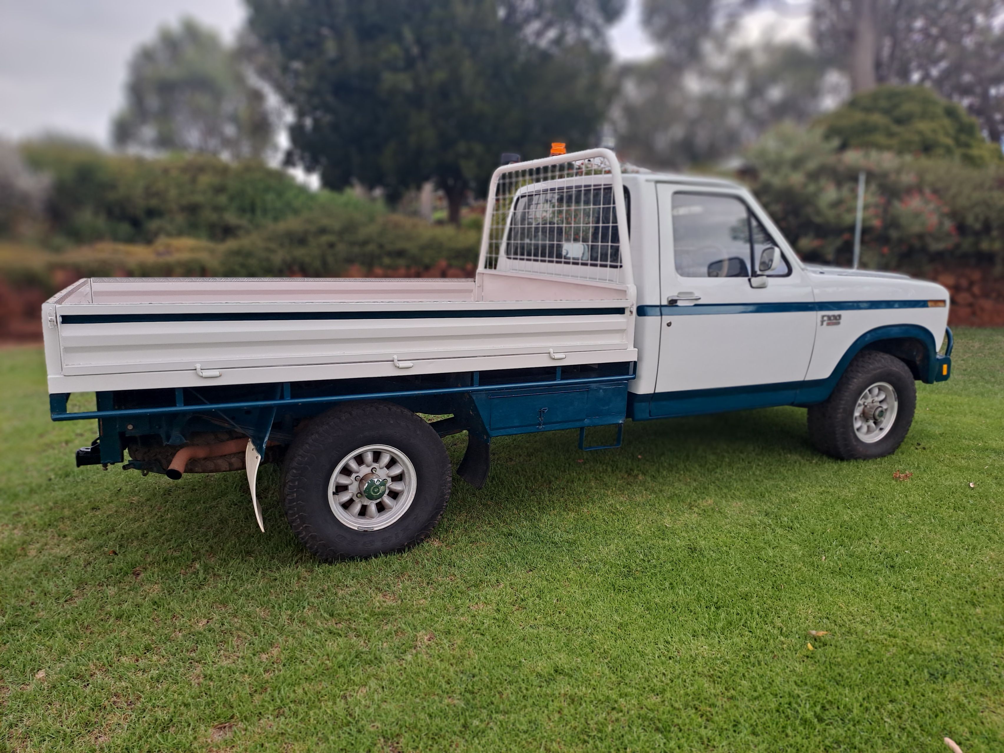1986 Ford F100 4WD