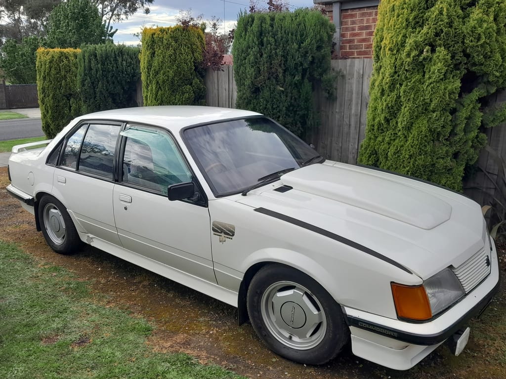 1983 Holden VH HDT Brock Commodore SS Group 3