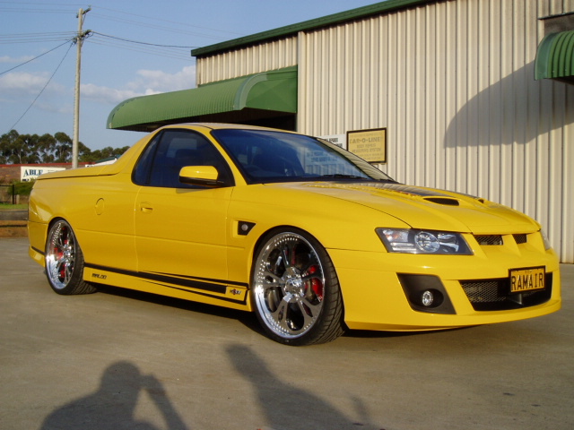 Walkinshaw VZ Series 2 HSV Maloo R8 Ute