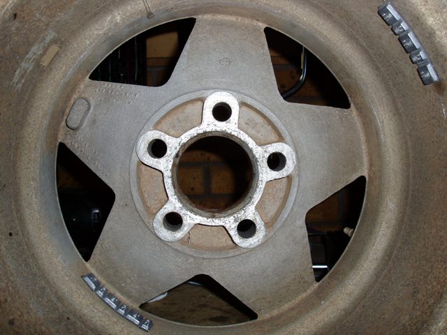 Bathurst Globe Wheels '74 stamped - Image 9117