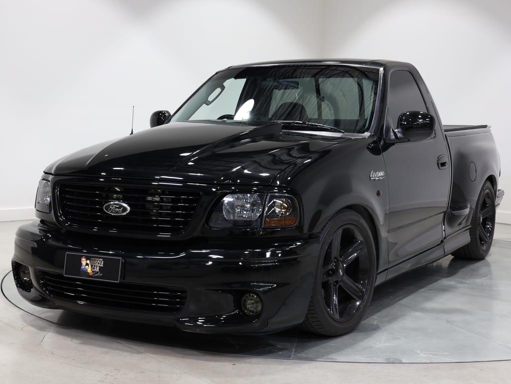2004 Ford F-150 SVT Lightning RHD - Raven Black 