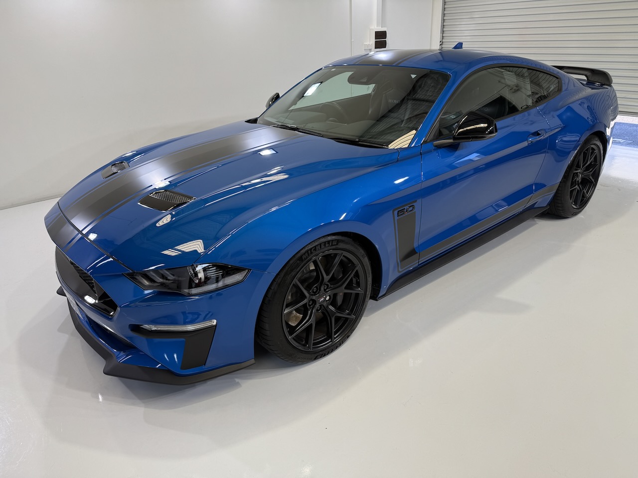 2020 Ford Mustang R-SPEC Build No.425 - Velocity Blue