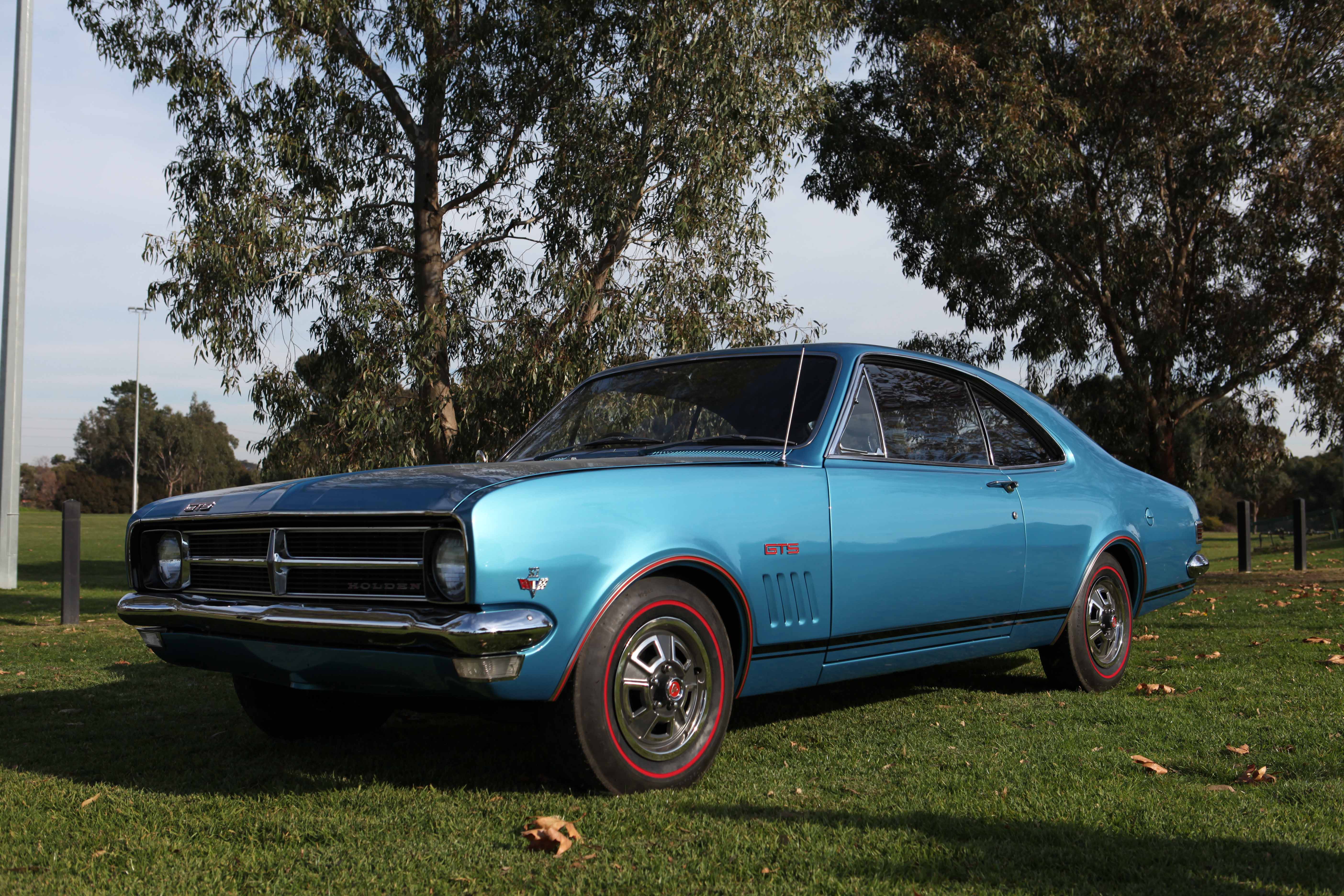 HK GTS Monaro 327 V8