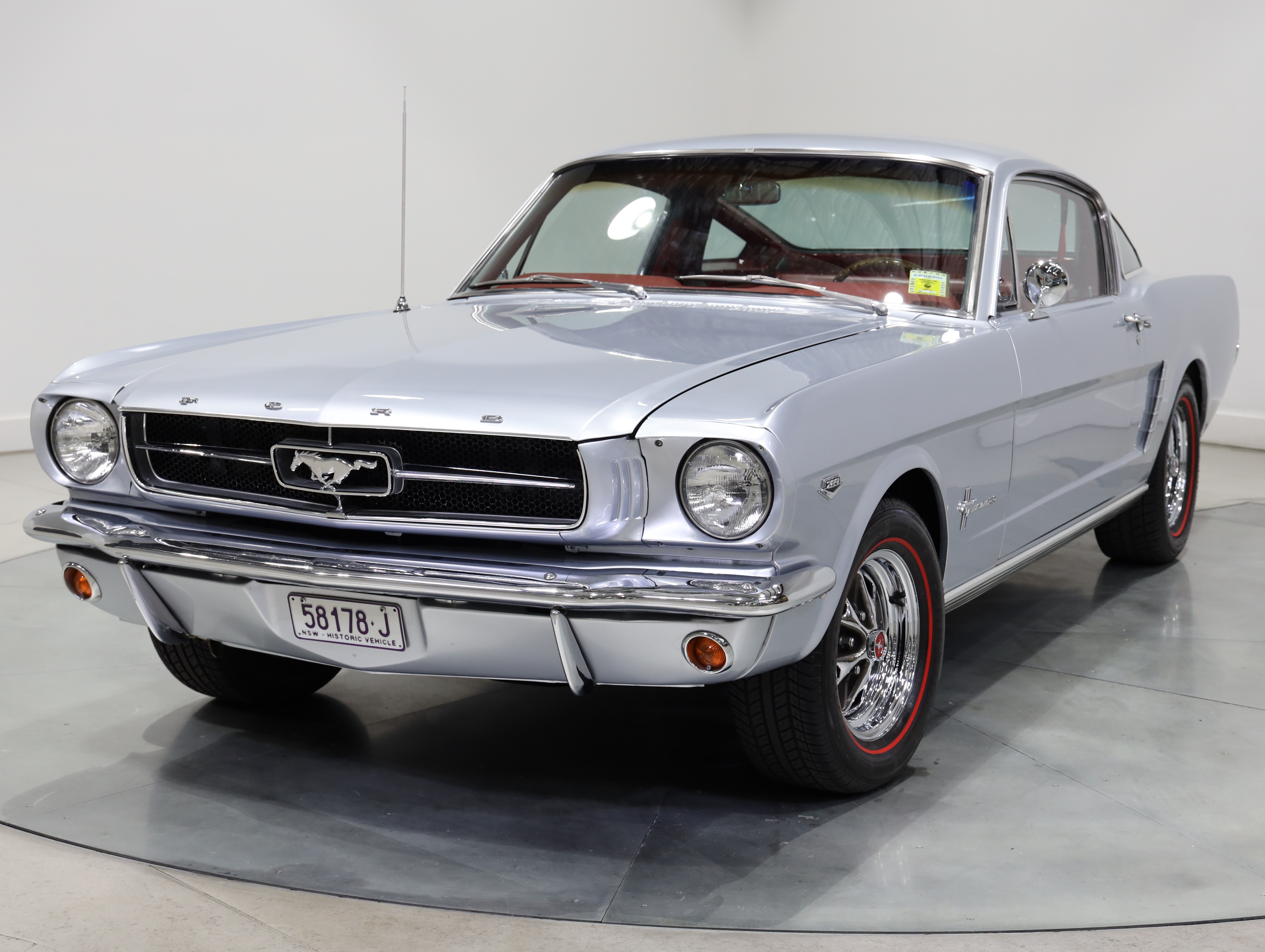 1965 Ford Mustang Fastback 2+2 - Silver Smoke Grey