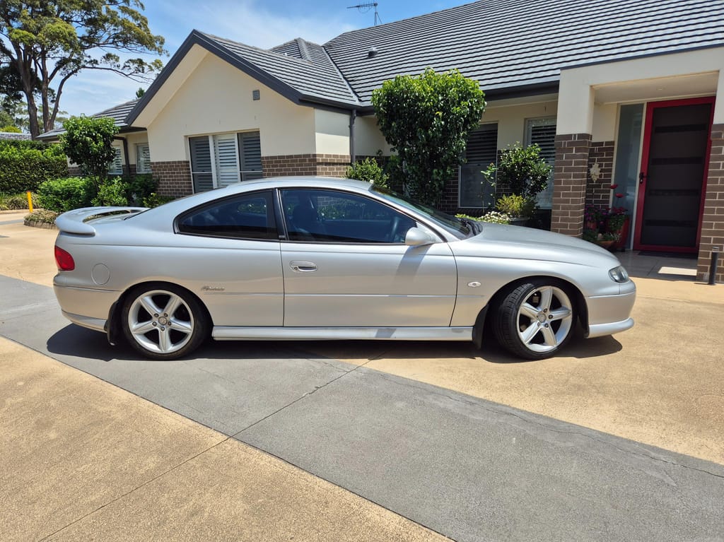 2001 Holden Monaro V2 CV8 - Quicksilver