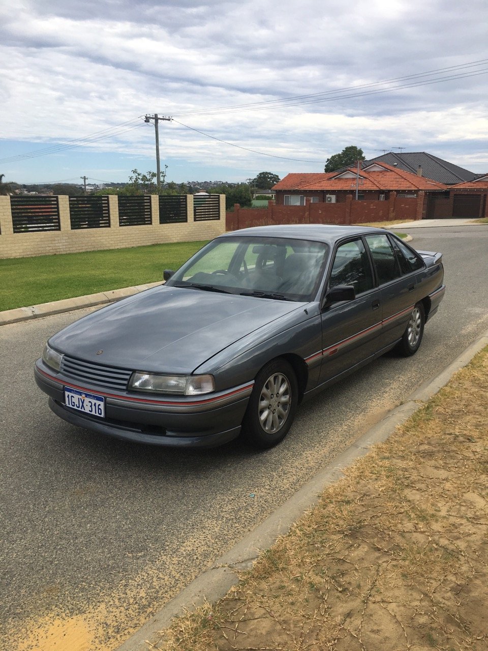 1990 VN SS Commodore - 5.0L 5 speed