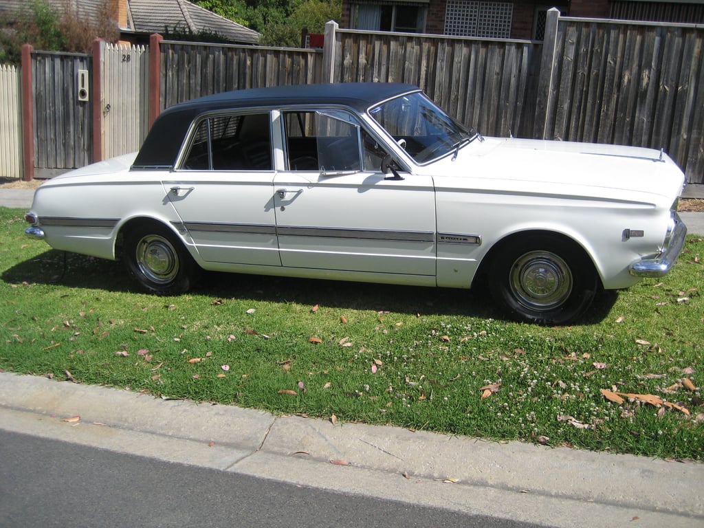 Valiant AP6 Regal V8