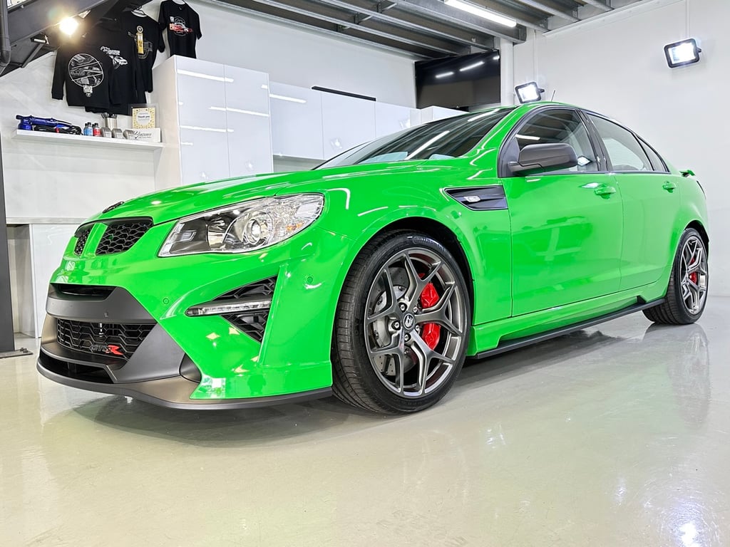 2017 HSV GEN F2 GTSR Build No 33 - Spitfire Green