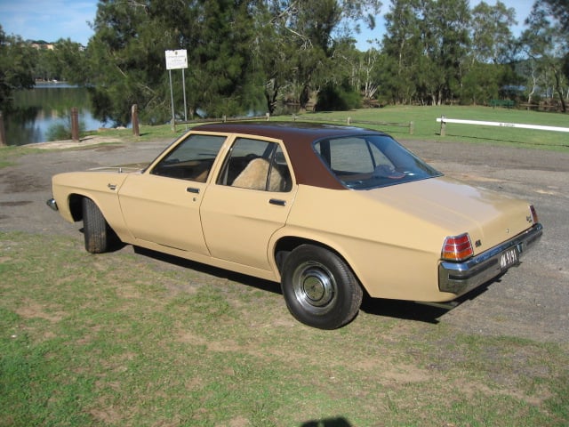 1977 HX Holden Kingswood Deluxe 4.2L