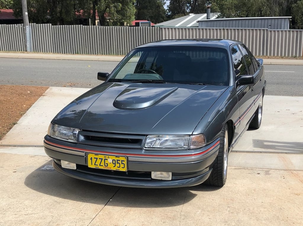 1990 VN SS Commodore