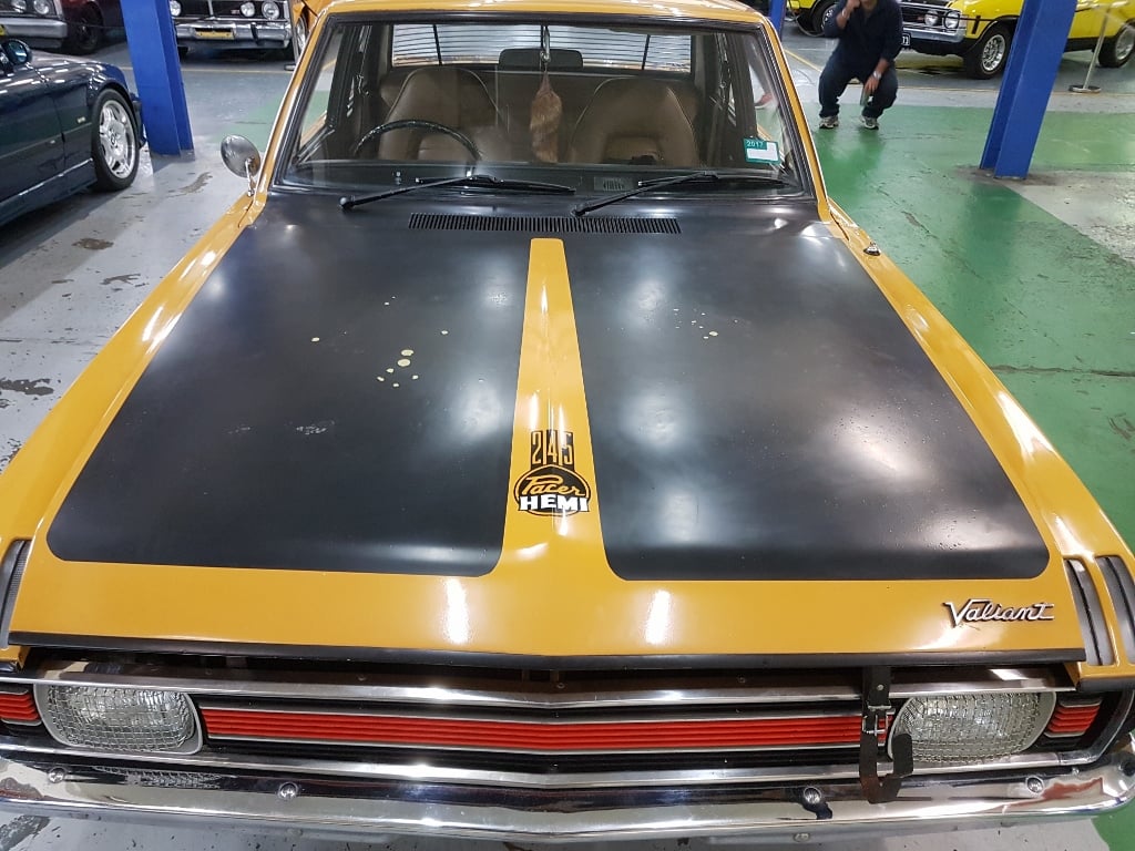 VG Valiant E31 Track Pack Pacer