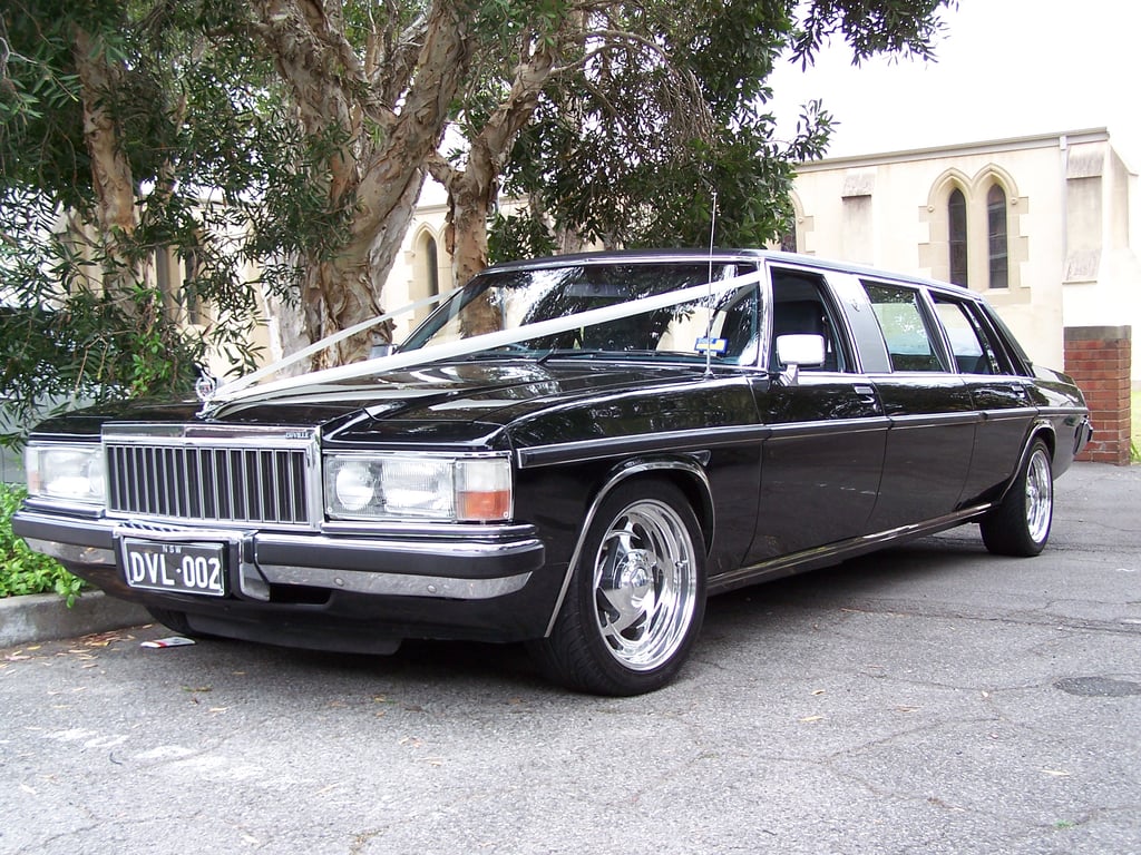 2 x WB Stateman DeVille Stretch Limos - Image 34001