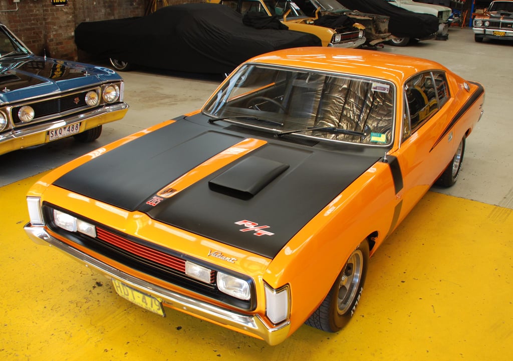 VH E38 Valiant Charger