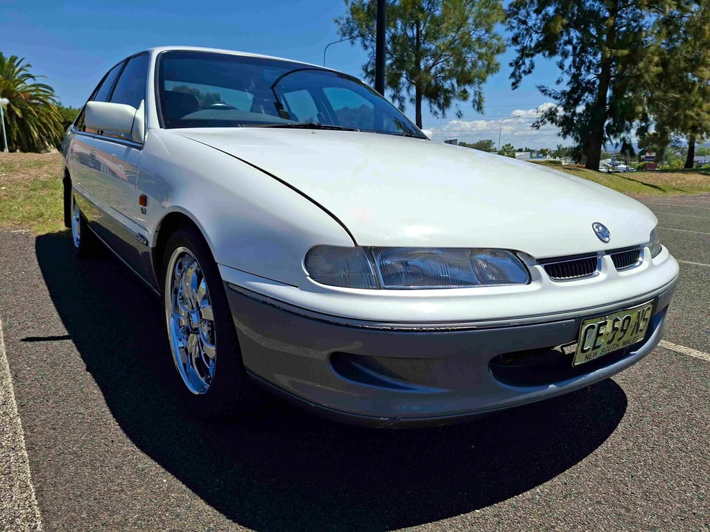1995 VS Holden Calais 5 Litre V8