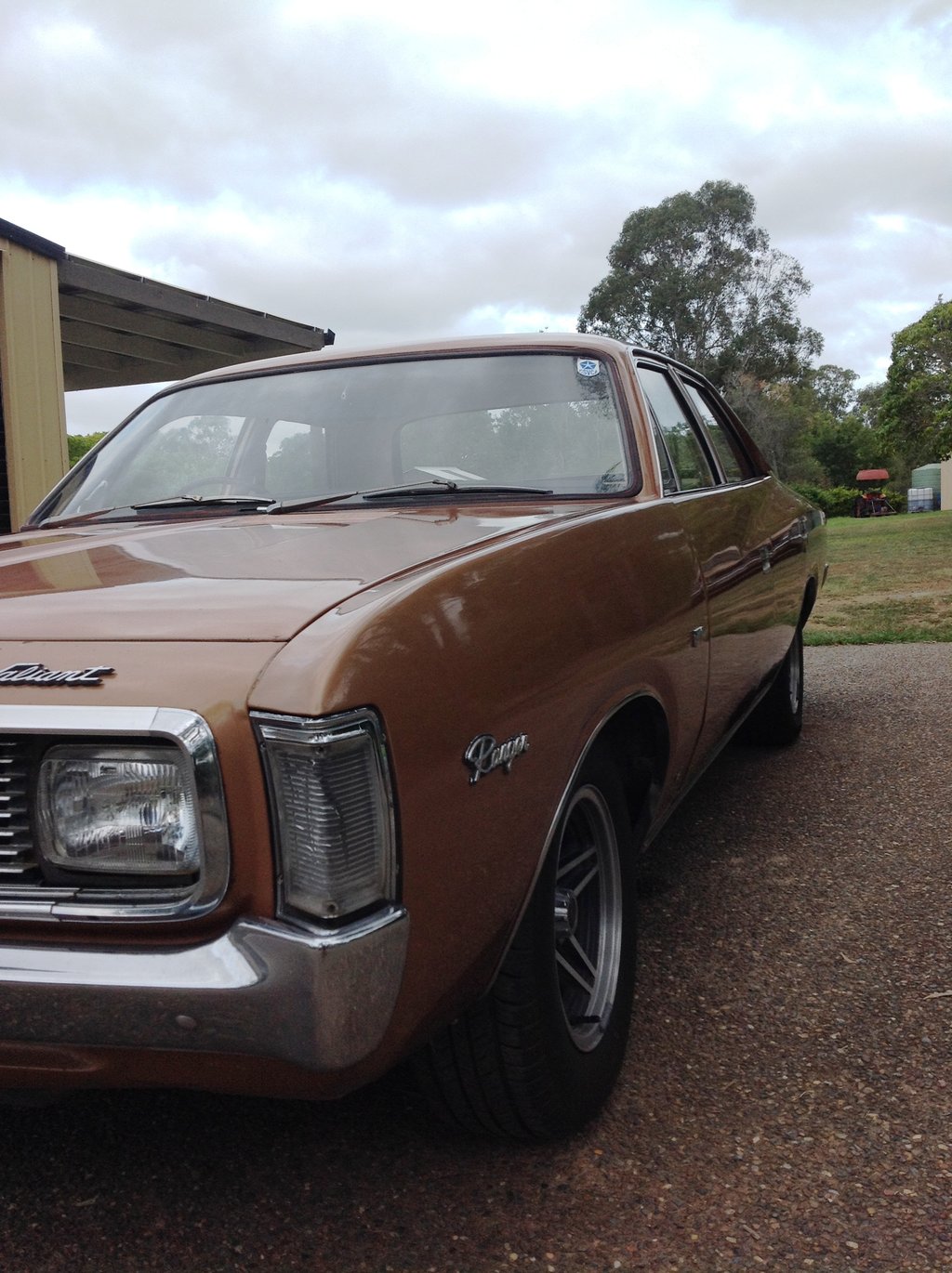 1971 VH Ranger Sedan