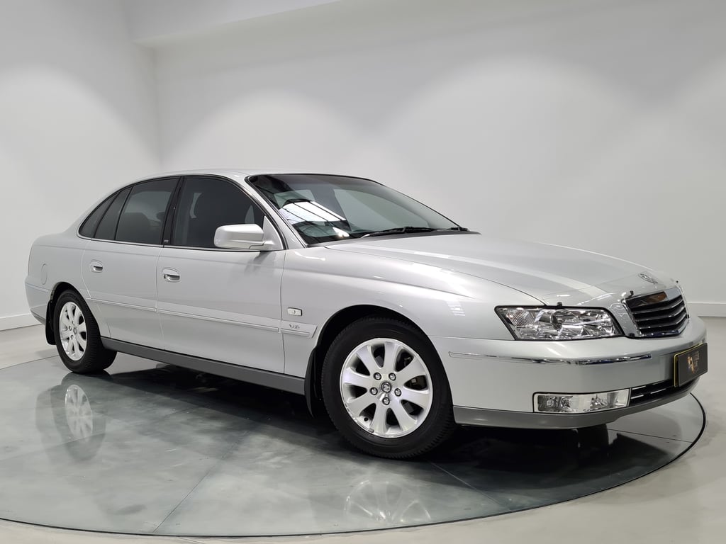 2004 WK Holden Statesman 5.7L V8 - 16,916 klms from new!