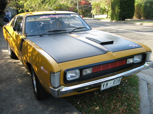 VH E38 Valiant Charger
