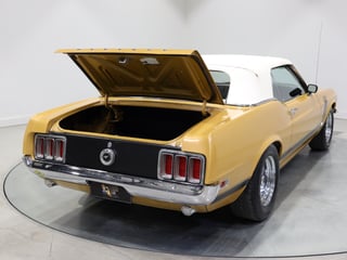 1970 Ford Mustang Convertible 302ci - Bright Gold 