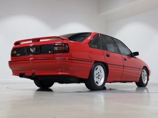 1990 Holden VN  5.0L V8 - SV Enhanced Build No E789 - Maranello Red
