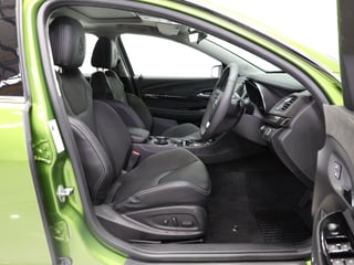 2016 HSV GTS W507 - Jungle Fever 3,218 km