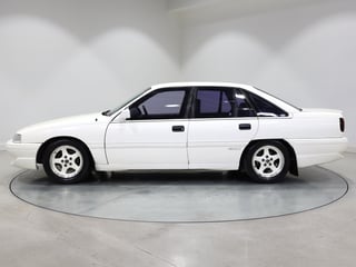 1989 HSV VN SV89 Build No 149 - Alpine White