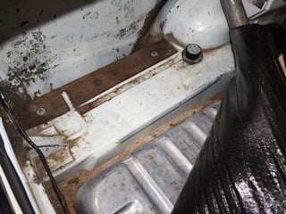 1971 Ford XY Fairmont 302 V8 - Ultra White