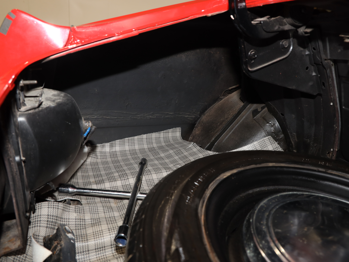 1969 Ford Mustang Mach 1 - Candy Apple Red 