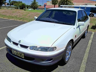 1995 VS Holden Calais 5 Litre V8