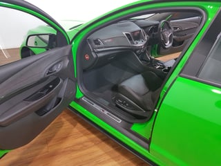 2017 HSV Gen F2 GTSR - Spitfire Green Manual