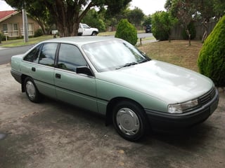 VN Commodore Executive 5 L V8