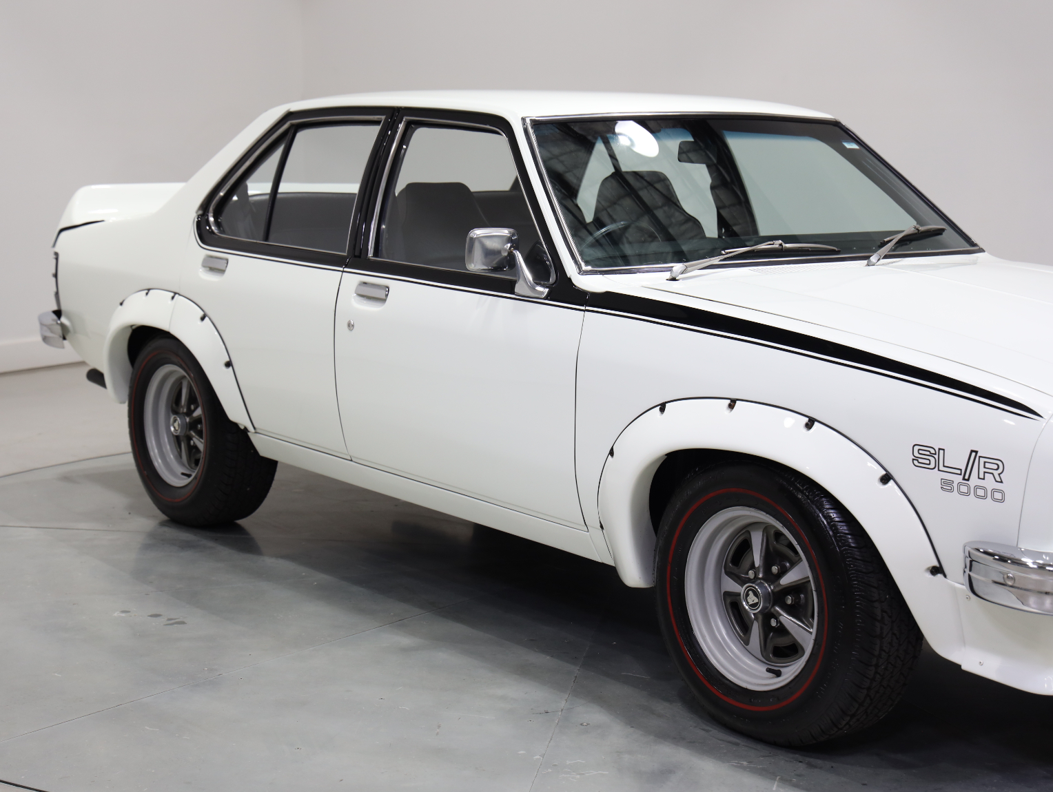 1974 Holden LH Torana L34 SLR 5000 - Glacier White