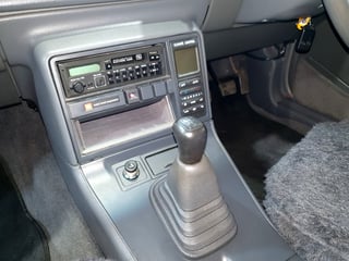 1990 VN Calais Series II - 5.0 Litre V8 5 Speed Manual