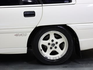 1989 HSV VN SV89 Build No 149 - Alpine White