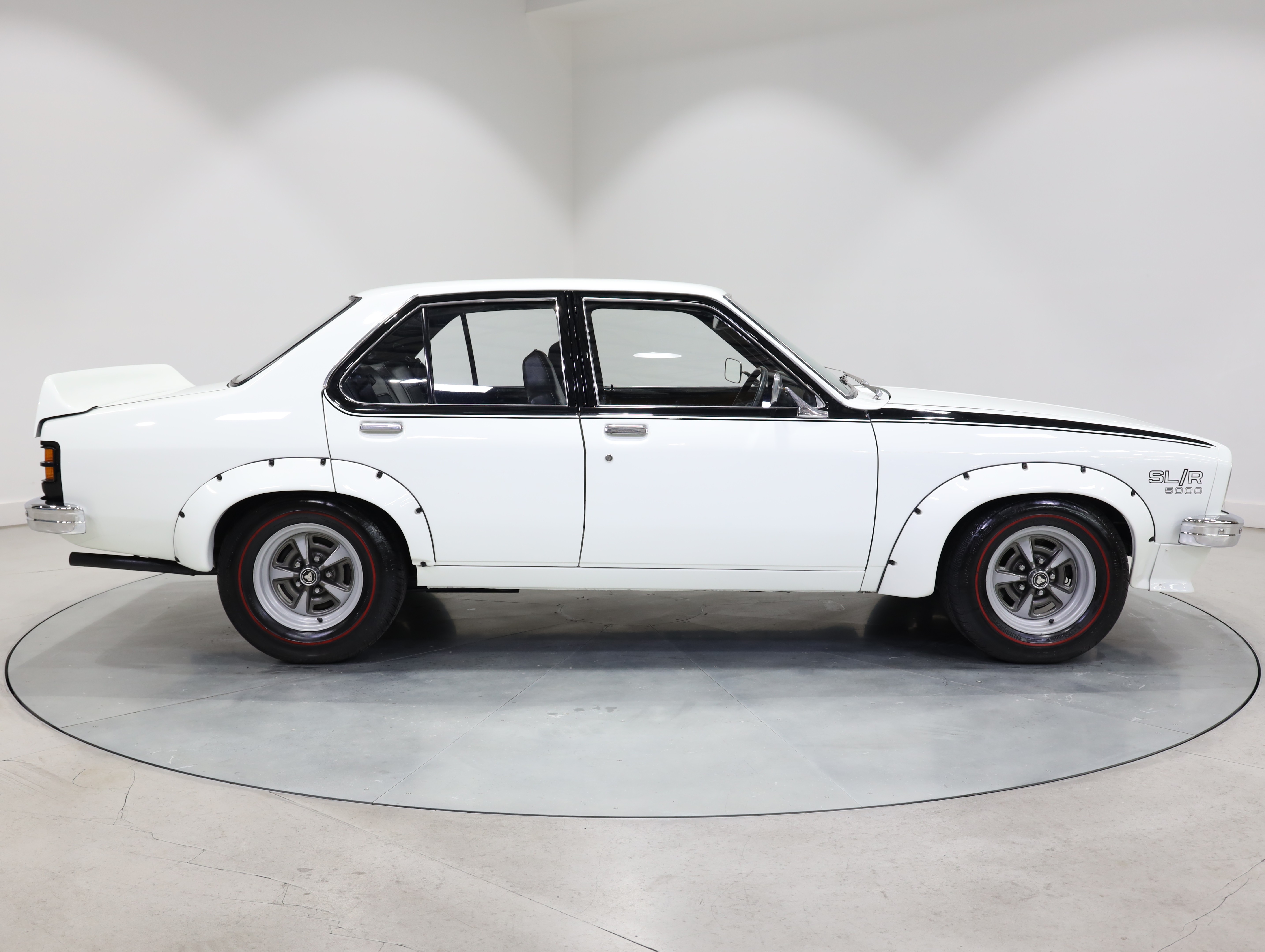 1974 Holden LH Torana L34 SLR 5000 - Glacier White