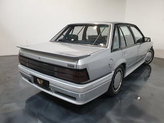 1984 VK SS Group 3 Commodore - Asteroid Silver