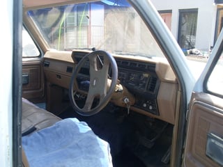 1986 Ford F100 4 x 2