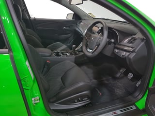 2017 HSV Gen F2 GTSR - Spitfire Green Manual