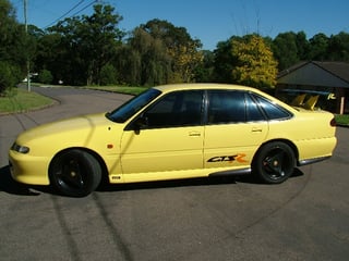 HSV GTS-R Commodore #61