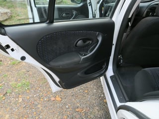 2001 AUII Tickford XR8 220kw