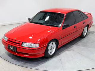 1990 Holden VN  5.0L V8 - SV Enhanced Build No E789 - Maranello Red